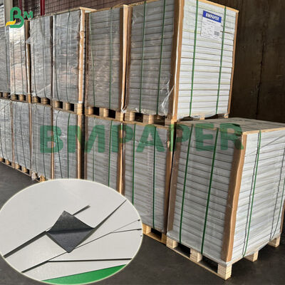 300GSM 310GSM Kaartspelbord glad oppervlak Zwarte kern 640 x 900 mm