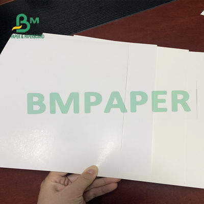 Maagdelijk het Document van het Houtpulp Wit Karton Blad Vlot voor Uitnodigingskaart 610mm X 860mm