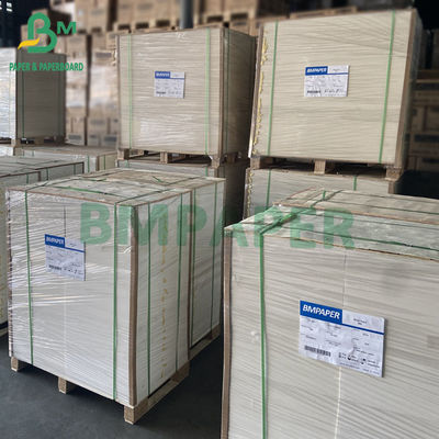 het Document van 150gsm 157gsm Chromocoat in Bladriem die 640 X 900mm 700 X 1000mm inpakken