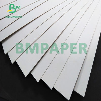 de Vochtigheid van 325gsm CCK Clay Coated Kraft Back Paper Bestand voor het Vouwen van Kartondozen