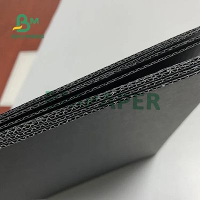 De zwarte plooit e-het Blad van het Fluitkarton voor Karton Inpakkend 502mm X 693mm