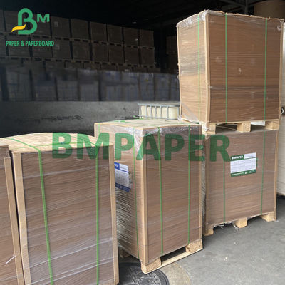 Donkere Bruine Kraftpapier-Document Bladen met hoge weerstand 80gsm 90gsm voor Leveringszak