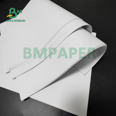de Niet beklede Witte Woodfree Bankpost van 50gsm 55gsm voor Boek die 66 X 106cm drukken