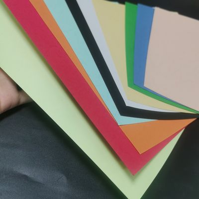 110 g gekleurd gebrandschilderd karton tekstureerd omslagpapier perfect voor inkjetprinten