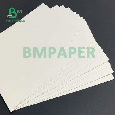 0.4 mm 0,6 mm 0,9 mm Wit ongecoat absorberend papier voor het maken van hotelondergrond