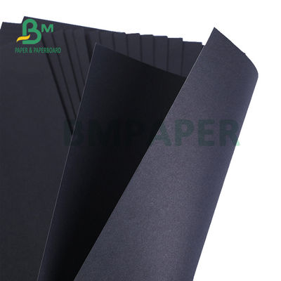 150 gm 200 gm Zwart kraftpapier voor cadeauverpakkingen 70 x 100 cm Goede stijfheid