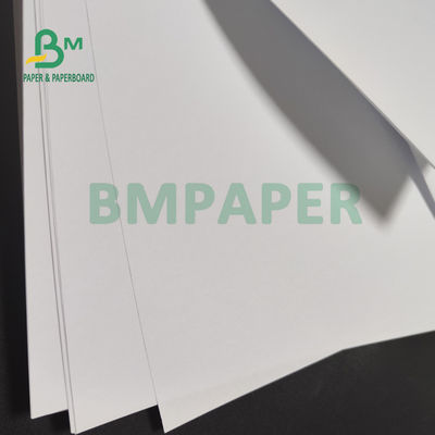 70 gms 80 gms ongecoat papier met een zuivere textuur voor leerboeken Offsetprinting 890 mm