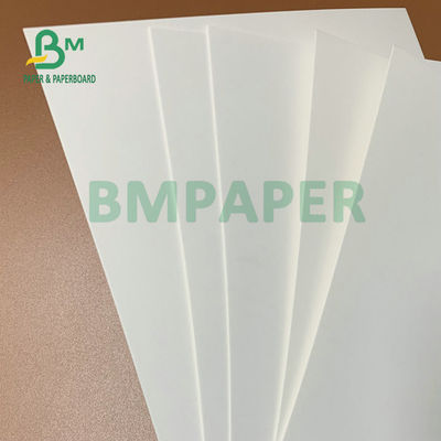 275 gm + 15 gm PE-gecoat wit kartonnen vel 74 x 106 cm Voor bevroren verpakkingen