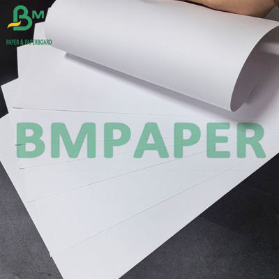 140 g Hooggrammig wit onbekleed houtvrij papier voor het drukken