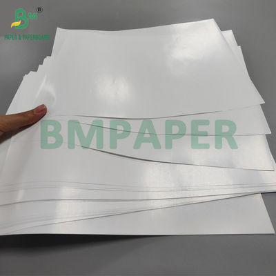 80 gm eenzijdig gecoat glanzend wit kunstpapier voor plakpapier 65 x 95 cm