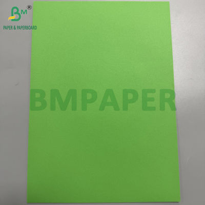 80 gram papegaaigroen houtvrij papier 25,5" x 38,5" kleurpapierplaten
