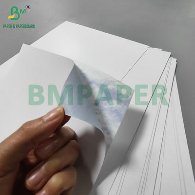 280 g 300 g C2S bedekt speelkaartenpapier Blauwe kern 71 x 65 cm Goede flexibiliteit