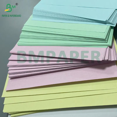 8 1/2 x 11 NCR koolstofvrij papier 15 lb 20 lb CF Canary CB Wit voor digitaal drukwerk