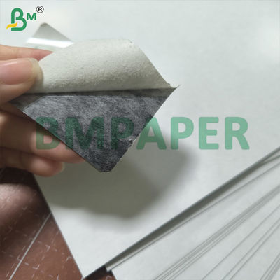 Glanzend pokerpapier dubbelzijdig glanzend afwerking met zwarte kern speelkaarten papier