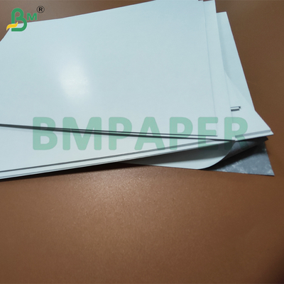 310 gm 320 gm Glanzend C2S Zwart kernpapier voor speelkaarten A3 A4 Hoogdrievoudig