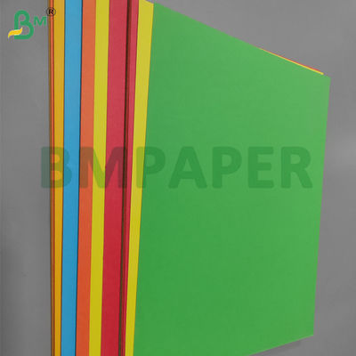 180 gm 230 gm gekleurd bristol offset papier voor ambachtelijk gebruik 640 x 900 mm