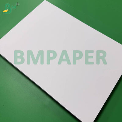 230 gm Bristol ongecoat papier voor het afdrukken van uitnodigingskaarten 787 mm X 1092 mm