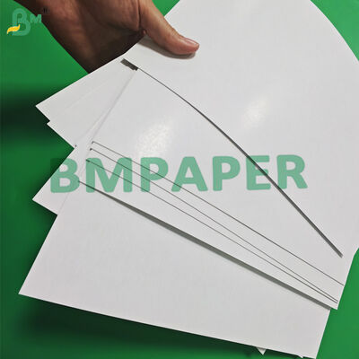 300GSM 310GSM Kaartspelbord glad oppervlak Zwarte kern 640 x 900 mm